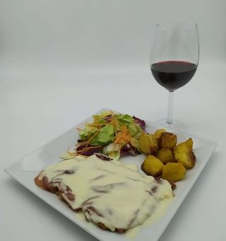 Cotoletta alla bolognese