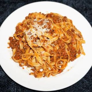 Tagliatelle A La Boloñesa