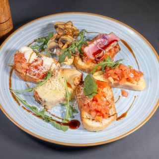 Mix de Bruschete Platou 2 Pers. 700 Gr.