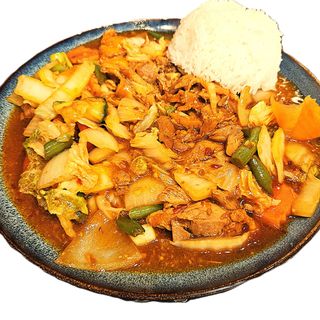 33. Kaczka z warzywami sezonowymi