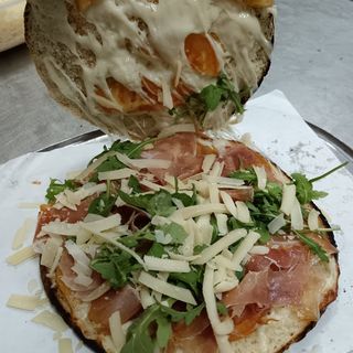 Margherita con funghi - media