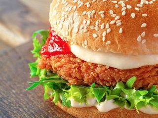 Hambúrguer de Frango no Pão