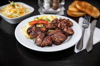 Ficatei de pui la gratar cu piure de cartofi