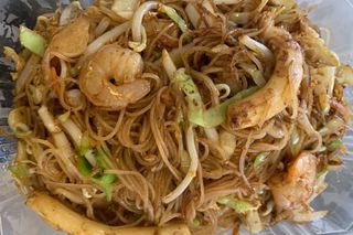 205. Ми Фен с морски дарове (600гр)