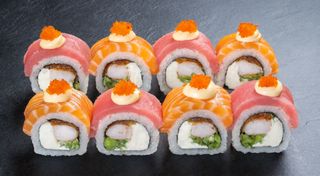 Роял-мікс рол з лососем та тунцем