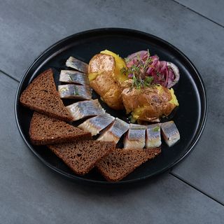 Норвезький оселедець з печеною картоплею (280г)