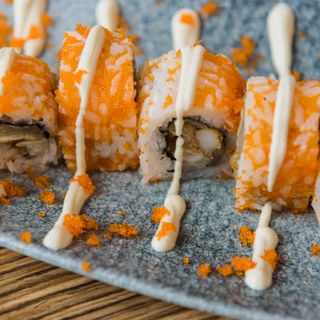 Uramaki Ika tamanegi (8 Uds.)