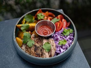 Боул з телятиною та картоплею (490g)