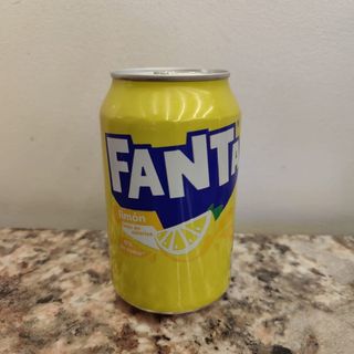 Fanta Limón lata 330ml.