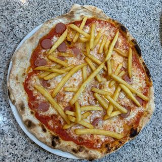 Pizza Würstel Y Patatas