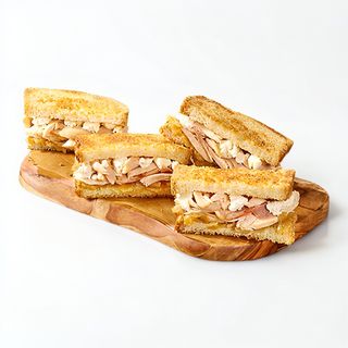 BIKINI POLLO Y QUESO DE CABRA