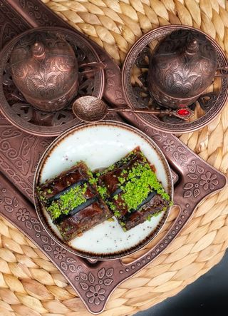 Пахлава шоколадная с грецким орехом (2 шт.)