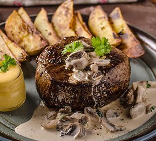 Biftek u šampinjon sosu