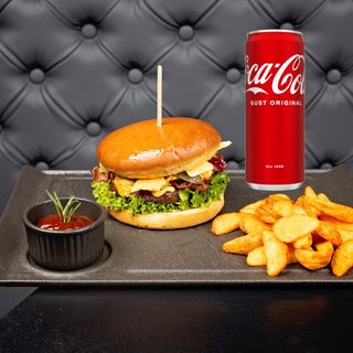 Mexican Burger cu cartofi wedges ( 500gr ) + suc 330 ml