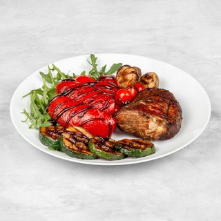 Petto di pollo e verdure alla griglia