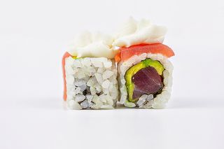 103. Uramaki tuna creamcheese