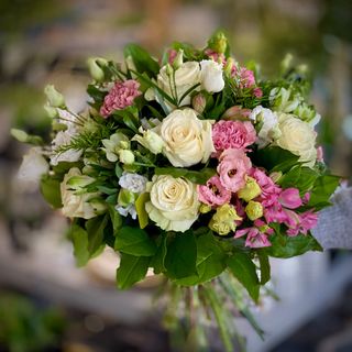 Bukiet kwiatów mieszanych duży