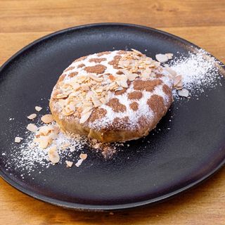 Pastela De Pollo Y Almendras