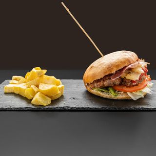 Hamburguesa Ibérica con patatas