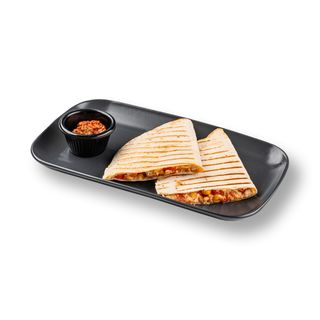 КЕСАДИЛЬЯ С КУРИЦЕЙ