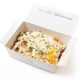 TRUFA Y HUEVO STYLE FRIES