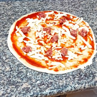 Pizza con salsiccia 