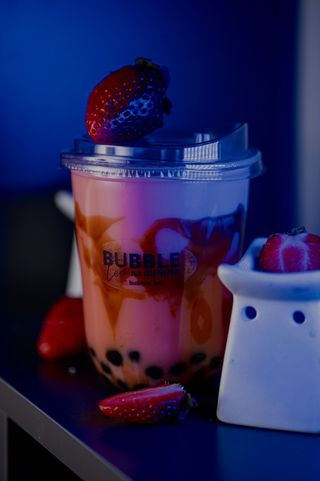 Молочний Бабл Ті Полуниця 700 мл