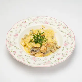 Фарфале с курицей и грибами в сливочном соусе*