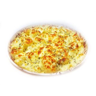 Запечени картофи със сос Алфредо, панчета и моцарела  (300г)