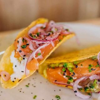 Tacos de Salmão (2 Peças)