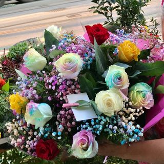 Ramo docena de rosas colorido