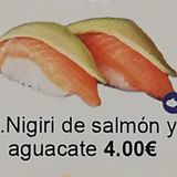 5. Nigiri De Salmón Y Aguacate (2 Pzs.)