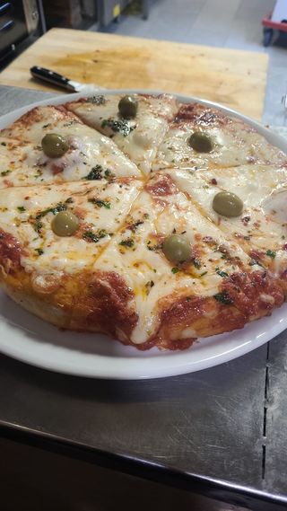 Pizza Argentina De Mozzarella Porteña (29 Cm.)