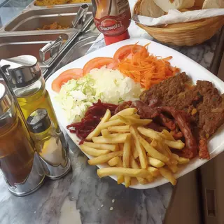 Plato Combinado De Carne Picada