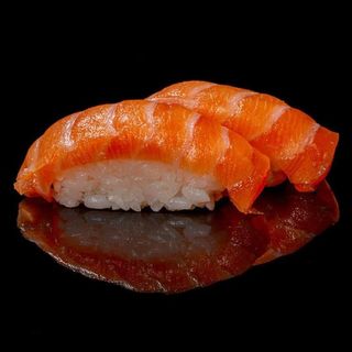 Nigiri con salmone