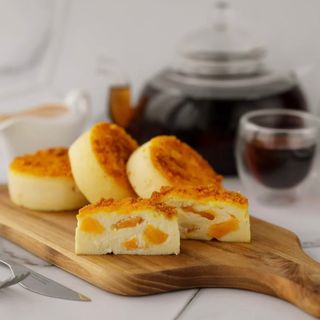 Cheesecake z brzoskwinią (Sernik) 200g