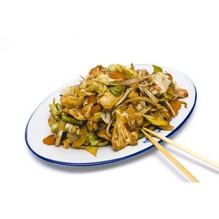 049. Пиле със зеленчуци на плоча (700гр)