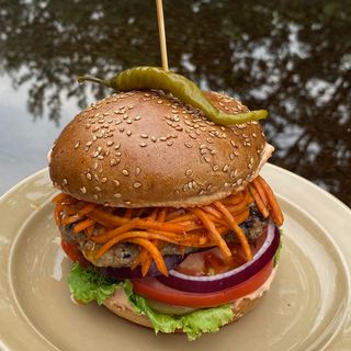 Бургер "Восточный" с говядиной 