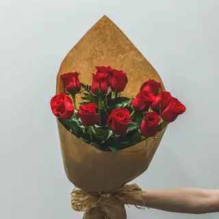 12 rosas rojas