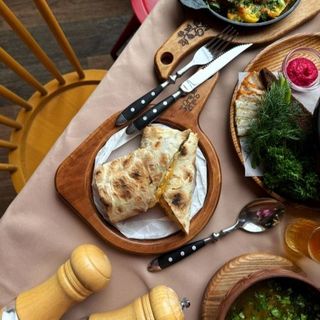 Запечений лаваш з сиром чедер та сулугуні  (280г)