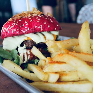 BEYOND VEGGIE BURGER 