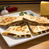 Quesadillas Carne Y Queso