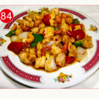 84. Pollo Con Cacahuates Y Picante