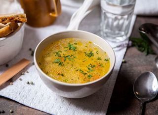 Supă de pui cu tăiței