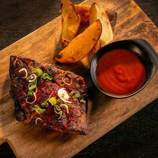 Бавно готвени свински ребра