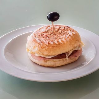 Hambúrguer com Bacon e Ovo