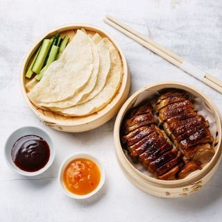 Pato asado pekinés con crepe