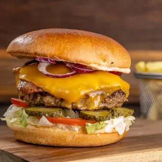 Angus Cheeseburger cu cartofi prajiti si salata coleslaw 700g
