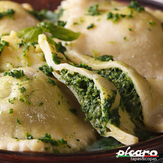 Raviolis Rellenos De Ricota Y Espinacas
