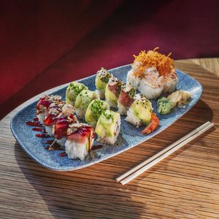 Combinado De Uramakis (16 Uds.)